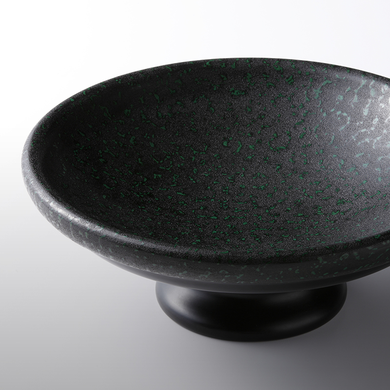 Plate with base